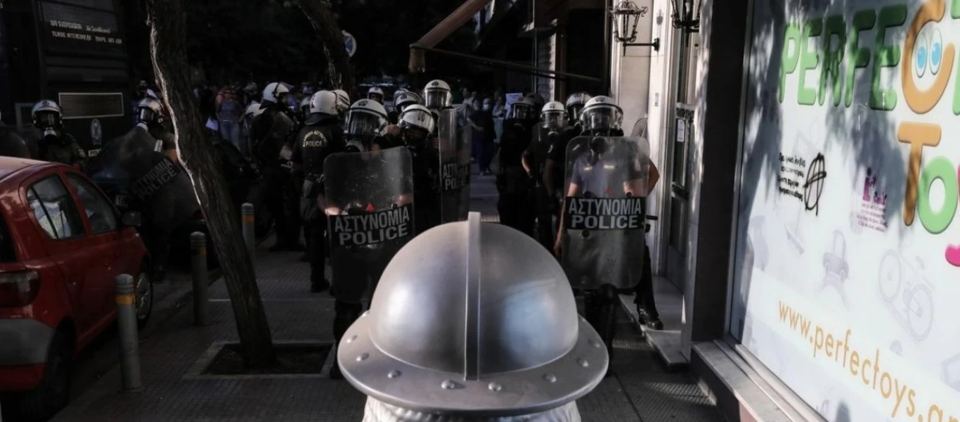 Αθήνα: Επεισόδια έξω από την ΑΣΟΕΕ πριν από λίγη ώρα